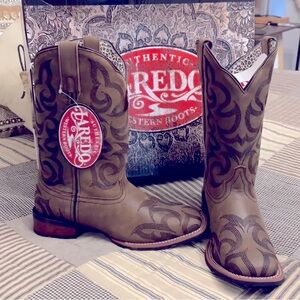 Laredo Womens Sariah Embroidery Square Toe Cowboys Casual Boots Mid Calf 9